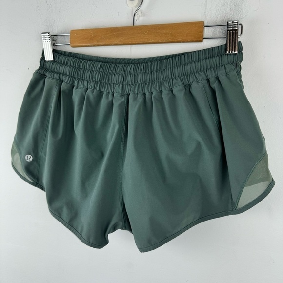Lululemon Hotty Hot Short II 2.5" Dark Forest Lined Size 10 Athleisure Shorts - Picture 13 of 16
